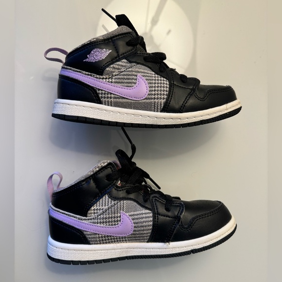 Jordan 1 Mid Houndstooth - Picture 1 of 11